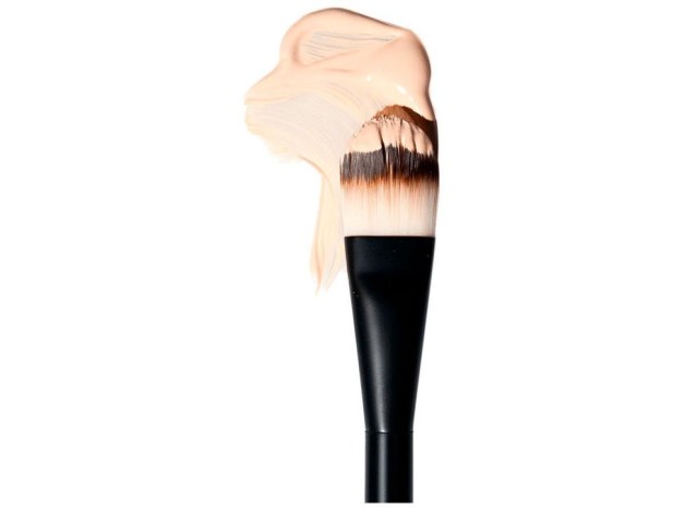 Nyx Pro Flat Foundation Brush Prob07 1Ud