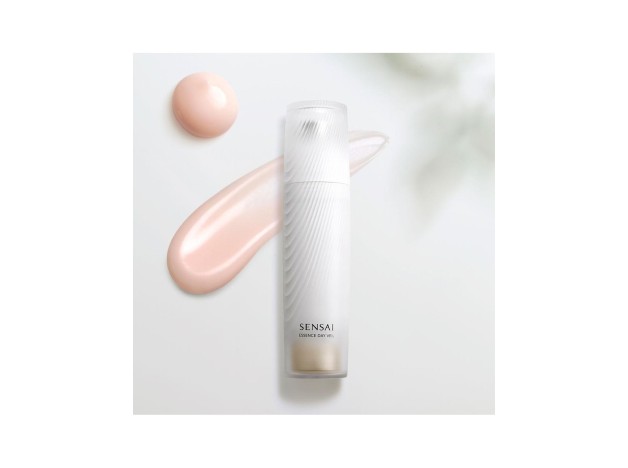 Essence Day Veil 40 Ml