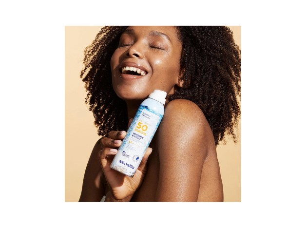 Invisible %26 Light Spray Corporal Spf50+ 200 Ml
