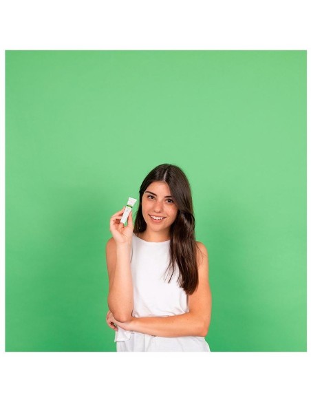 Eye Cream Antiedad Con Aguacate, Té Verde %26 Cafeína 10 Ml