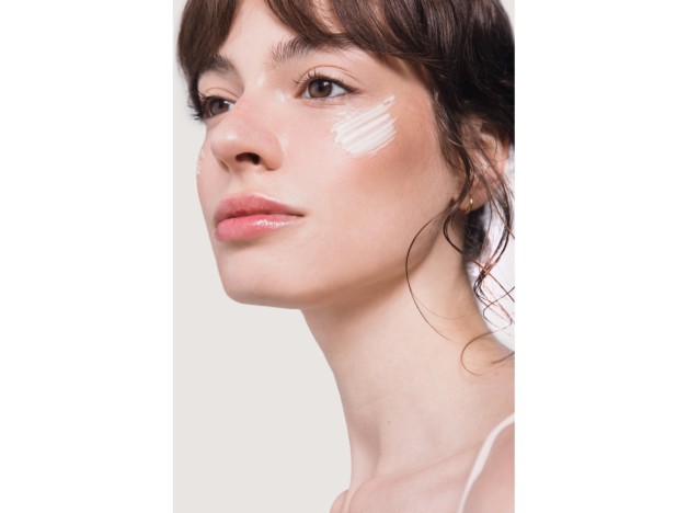 Holisi The Radiant Silk Sunscreen SPF50+ 50 ml