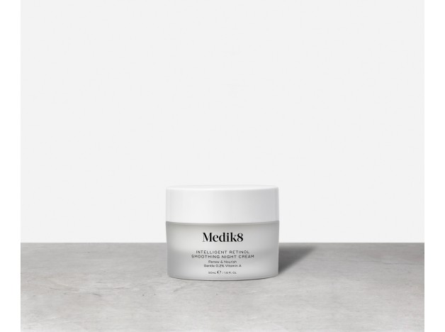 Medik8 Intelligent Retinol Smoothing Night...