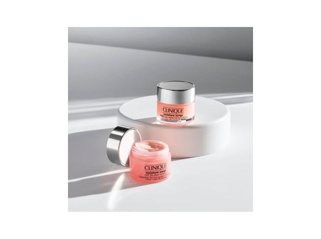 Clinique Moisture Surge Spf25 Sheer Hydrator 50Ml