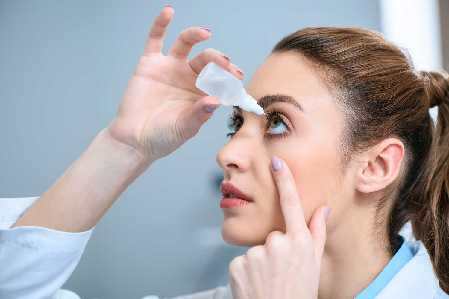 ¿Sufres de ojos secos? Prueba usando gotas para ojos y siente la diferencia